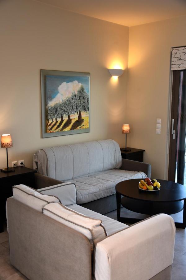 Ελιάδες - Eliades Apartments Karystos  Buitenkant foto