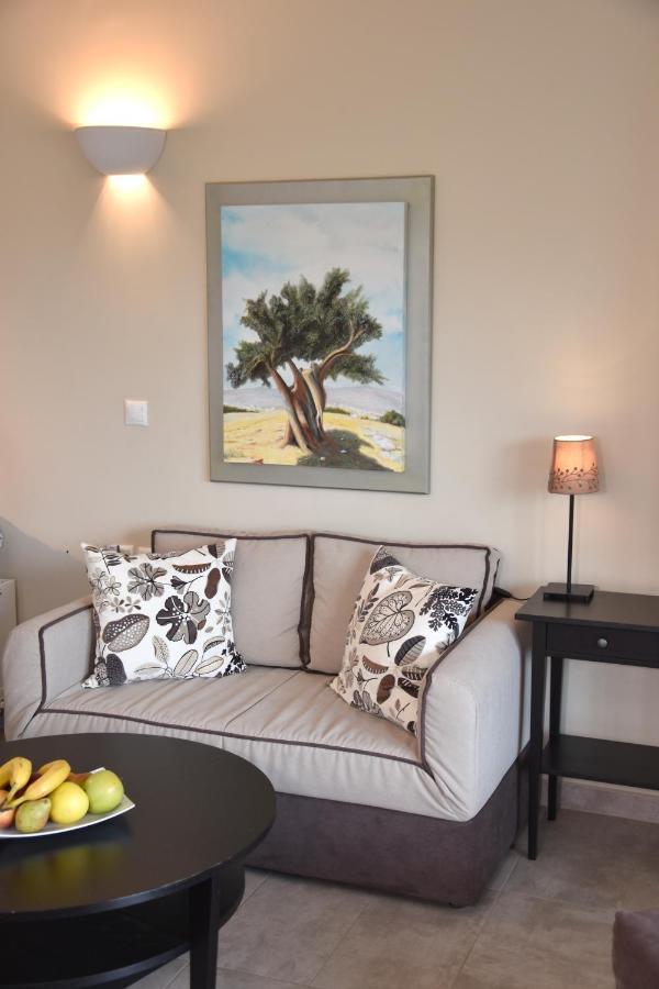 Ελιάδες - Eliades Apartments Karystos  Buitenkant foto