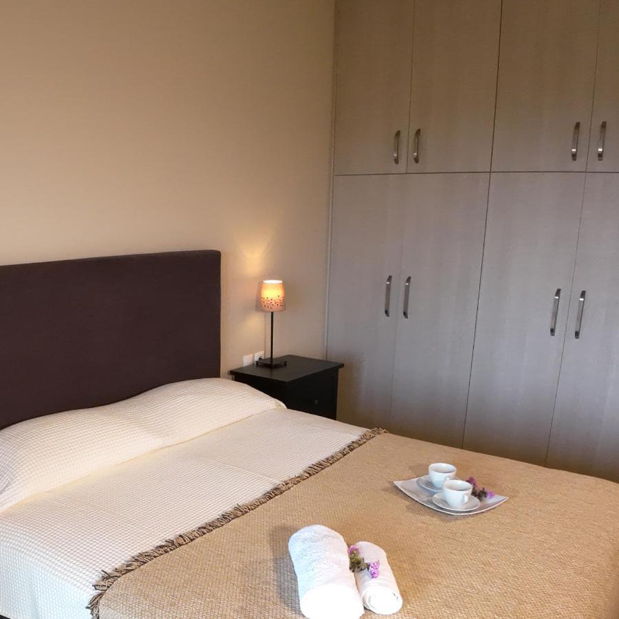 Ελιάδες - Eliades Apartments Karystos  Buitenkant foto