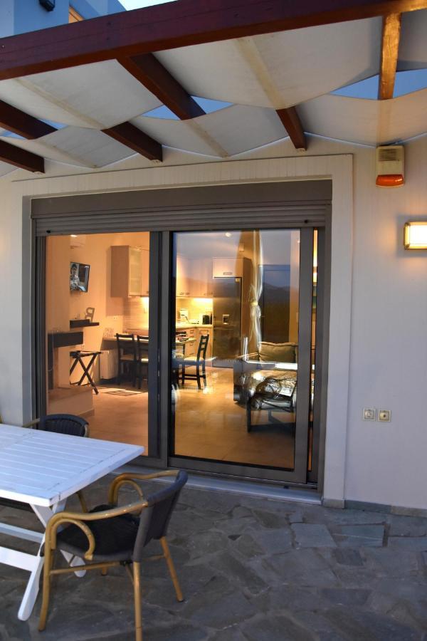 Ελιάδες - Eliades Apartments Karystos  Buitenkant foto