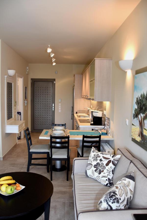 Ελιάδες - Eliades Apartments Karystos  Buitenkant foto