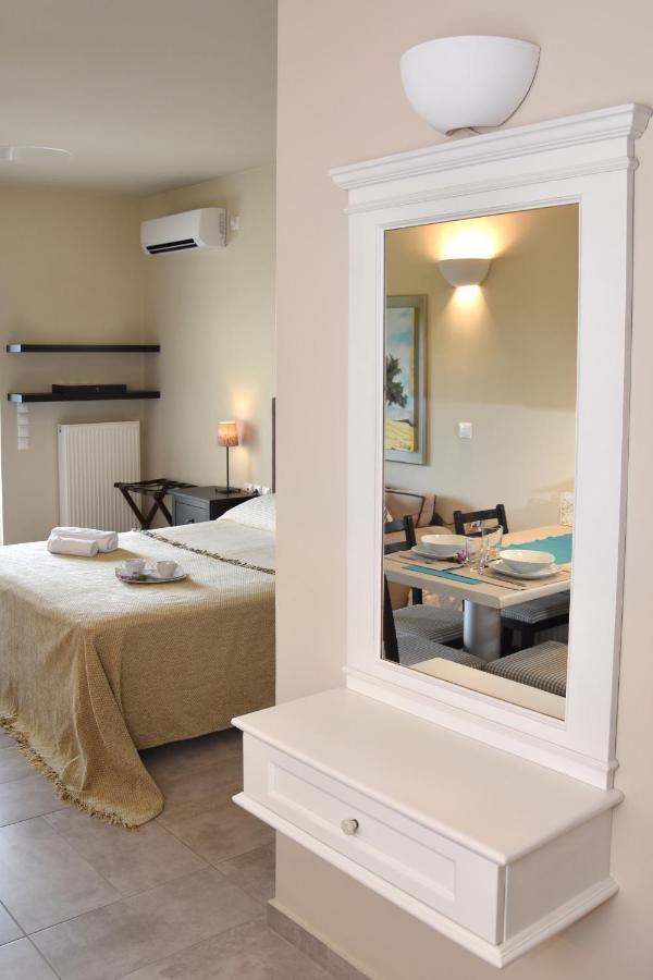Ελιάδες - Eliades Apartments Karystos  Buitenkant foto