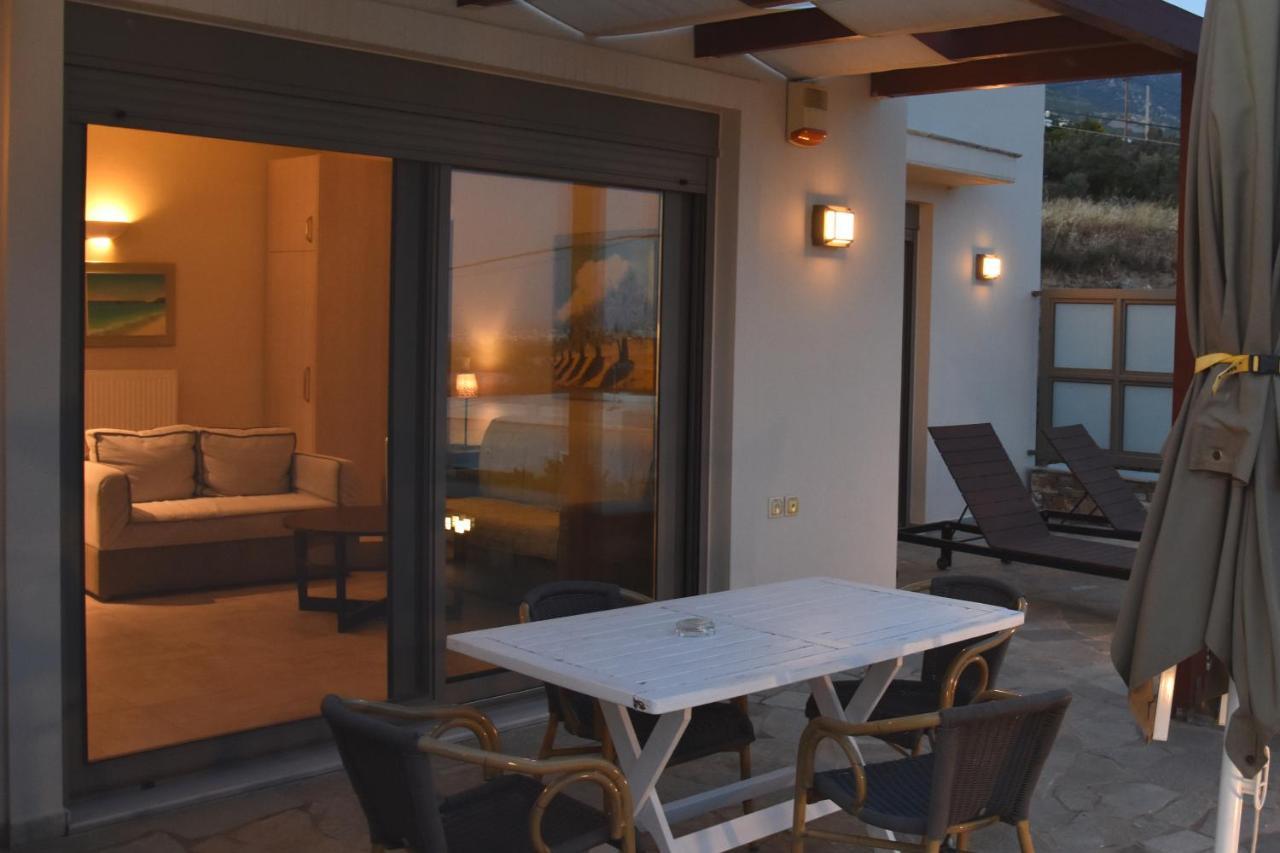 Ελιάδες - Eliades Apartments Karystos  Buitenkant foto